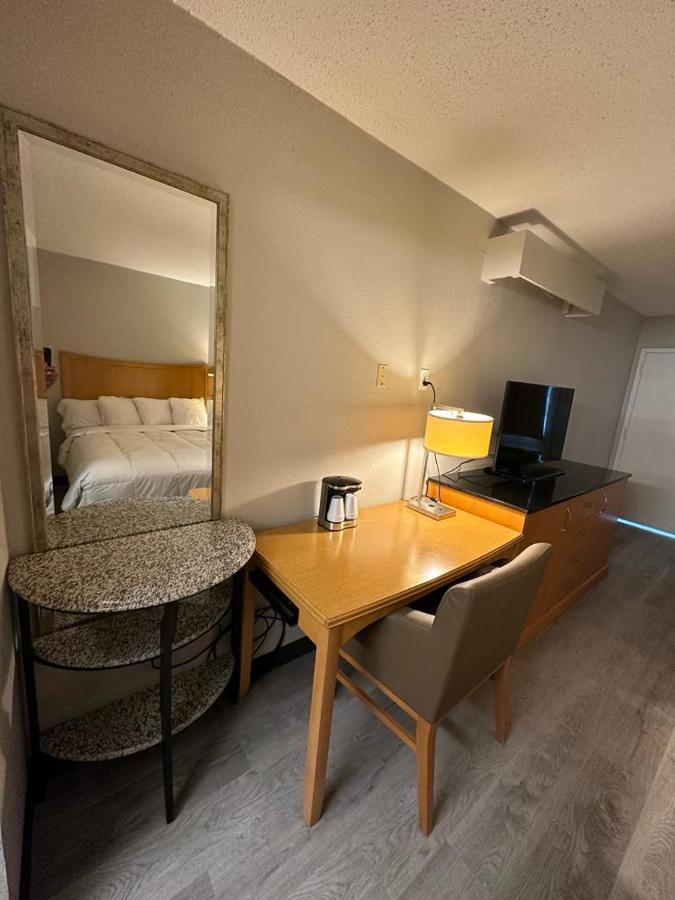 Lanett Inn Екстер'єр фото